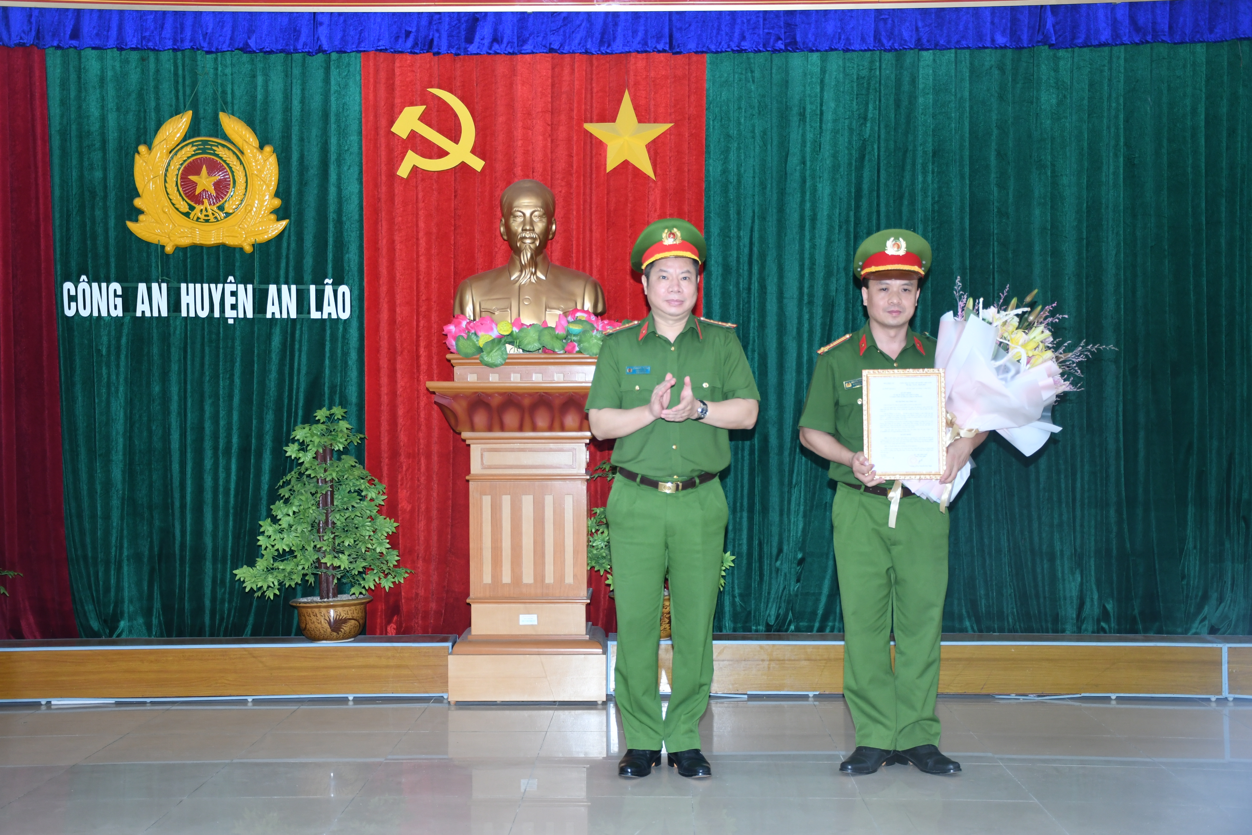 Bổ nhiệm chức danh tư pháp đối với Phó trưởng Công an quận Đồ Sơn và Phó trưởng Công an huyện An Lão